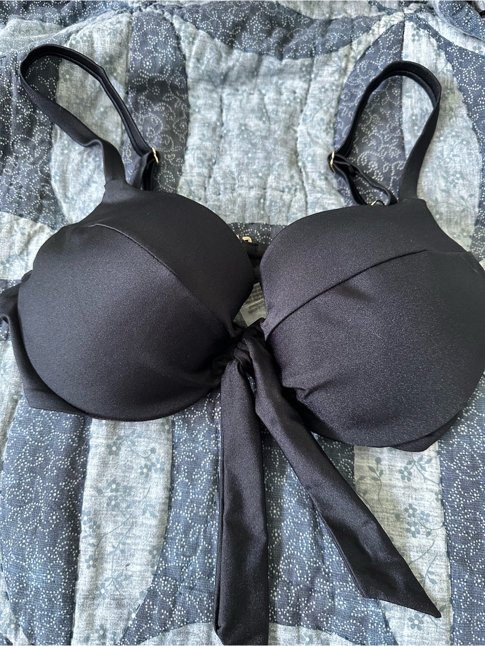NWOT Victoria’s Secret Tie-Front Push-up Bikini Top size 34D